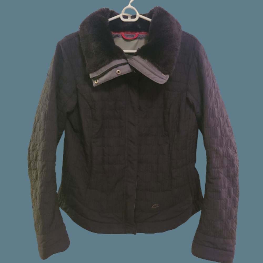 Nike Quilted Woman's Coat with Faux Fur Collar